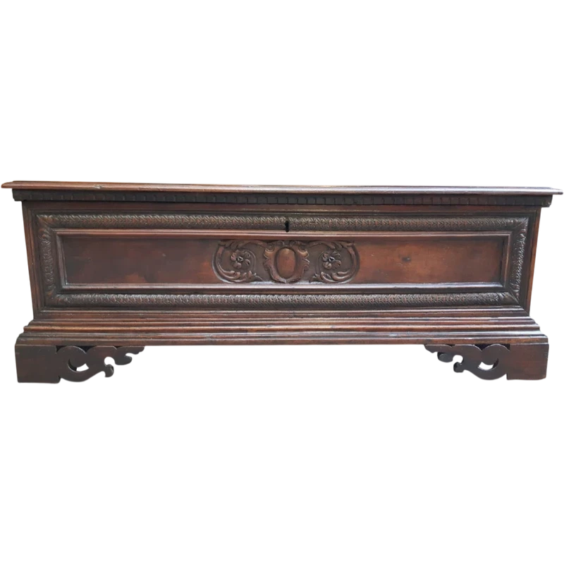Lombard/venetian 17th century antique emblazoned chest