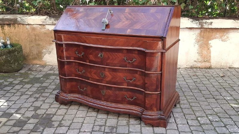 18th-century Ferrarese moveable flap cabinet panelled and filleted