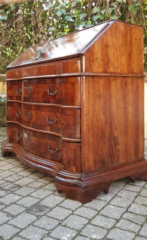18th-century Ferrarese moveable flap cabinet panelled and filleted