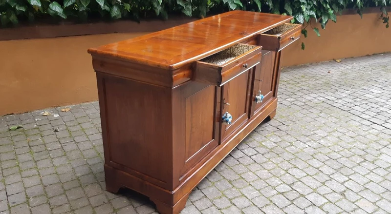 Louis Philippe 3-door antique cappuccina servant sideboard