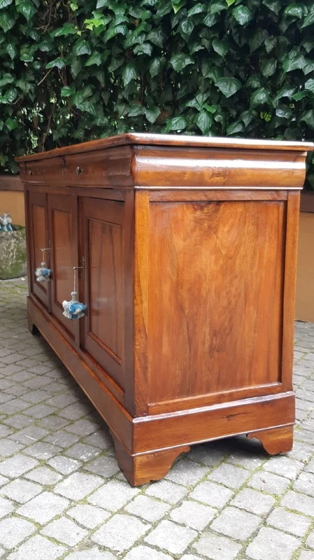 Louis Philippe 3-door antique cappuccina servant sideboard