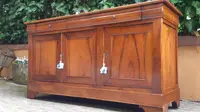 Louis Philippe 3-door antique cappuccina servant sideboard