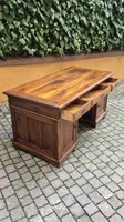 Antique centerpiece srivania with "throat" and threaded top