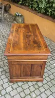 Antique centerpiece srivania with "throat" and threaded top