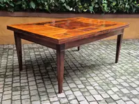 Emilian extensible large table veneered and filleted
