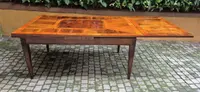 Emilian extensible large table veneered and filleted