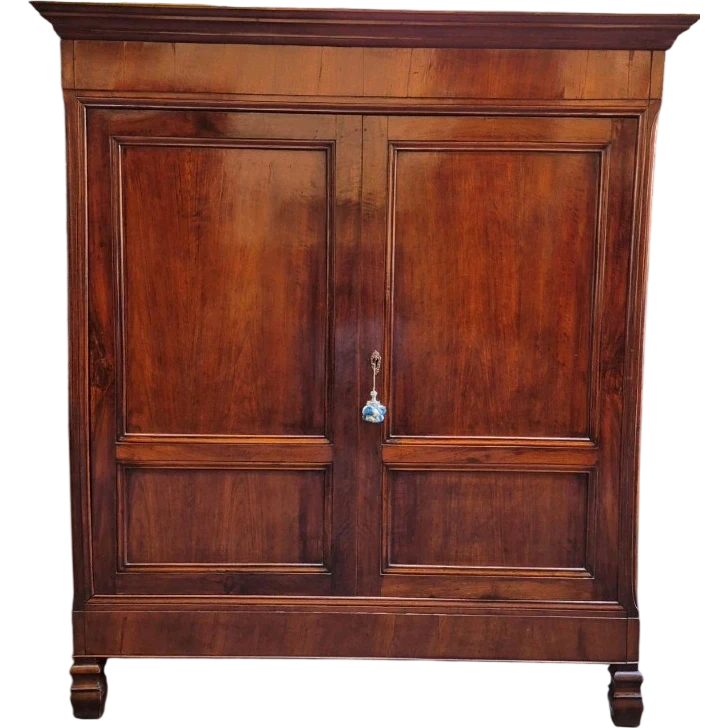 Armadio antico lombardo pannellato in noce dell'800