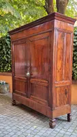 Armadio antico lombardo pannellato in noce dell'800