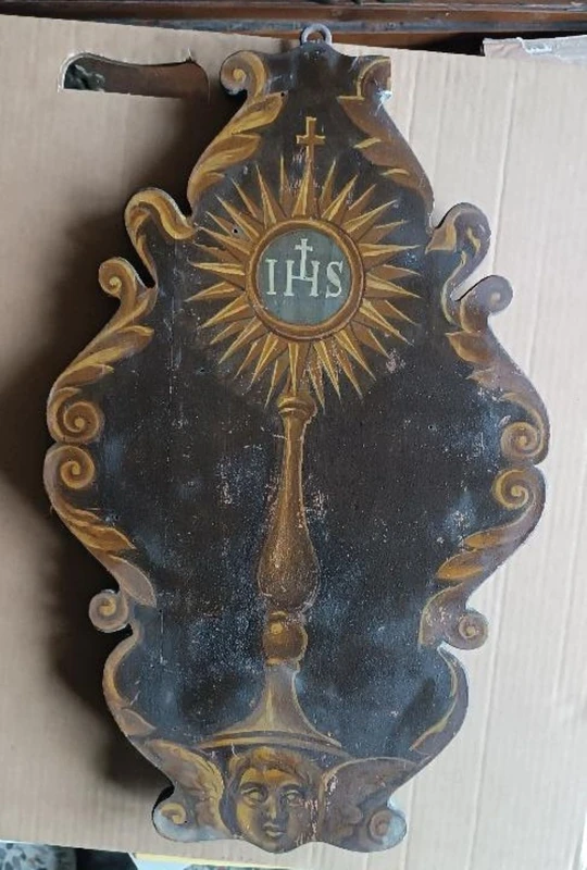 Antica tavola dipinta raffigurante SIMBOLO RELIGIOSO IHS