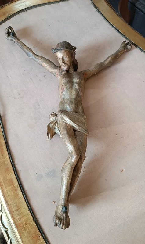 Large Christ in polychrome wood 17th century