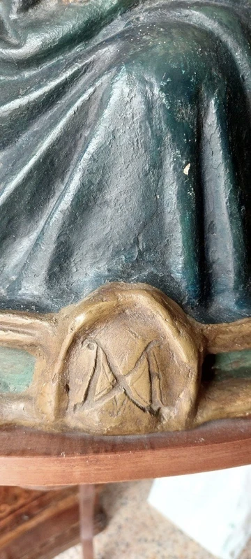 Madone du lait sculpture en stuc polychrome début 17ème siècle