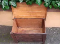 Coffre d'archivage ancien sculpté du 19e siècle