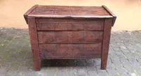 Coffre d'archivage ancien sculpté du 19e siècle