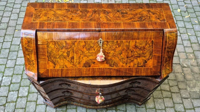 Moved antique Venetian Louis XV walnut and burl walnut moved flap