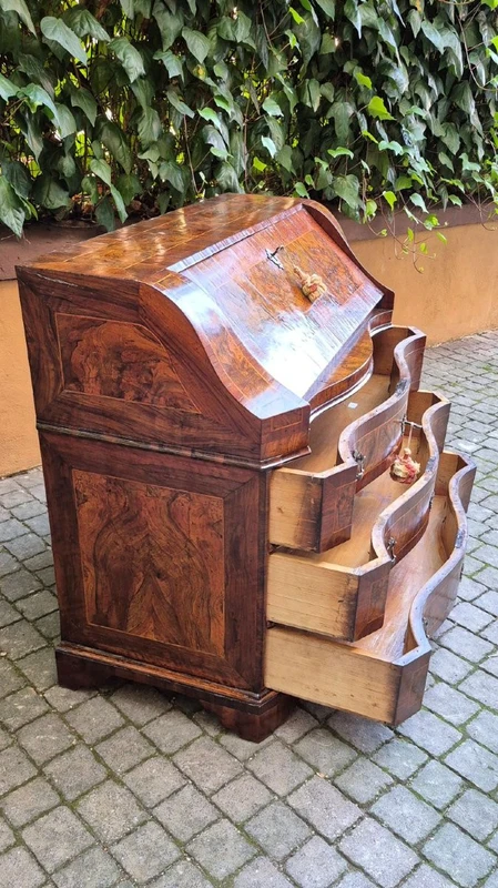Moved antique Venetian Louis XV walnut and burl walnut moved flap