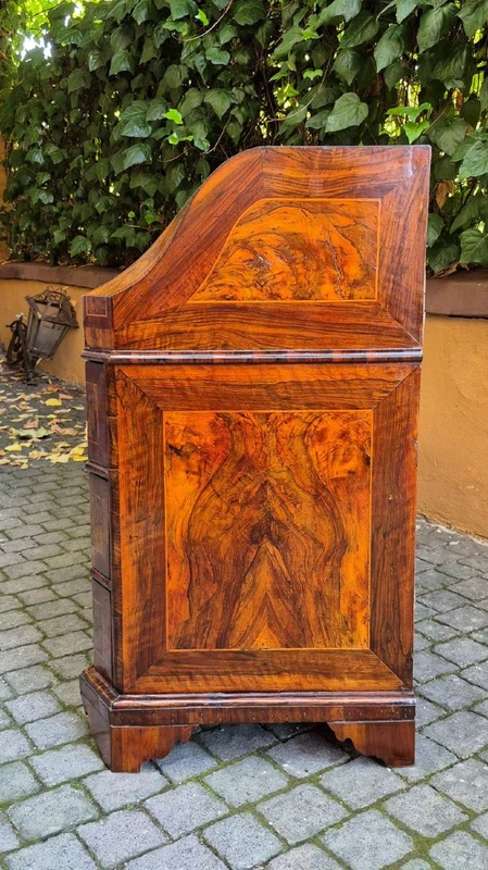 Moved antique Venetian Louis XV walnut and burl walnut moved flap