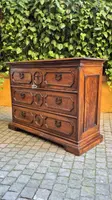 Ancienne commode en noyer de Reggio Emilia du XVIIe siècle