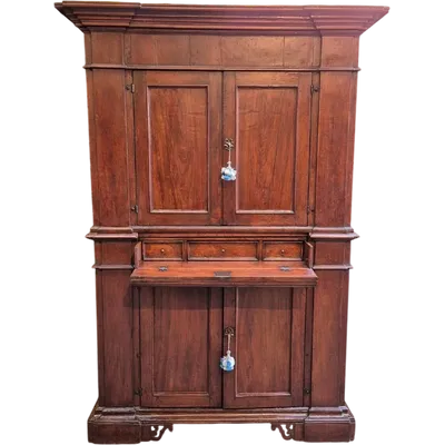 Ancient Romagnola vicarage sideboard from the 1600s.