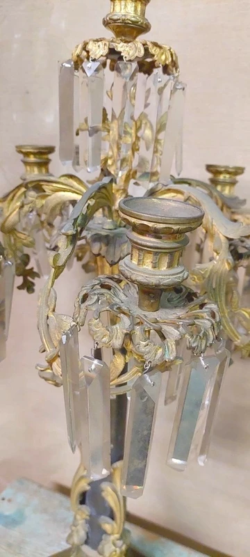 GRANDE COUPLE DE BOUGIES À SIX LUMIÈRES EN BRONZE DORÉ ET MERCURE DORÉ h.73