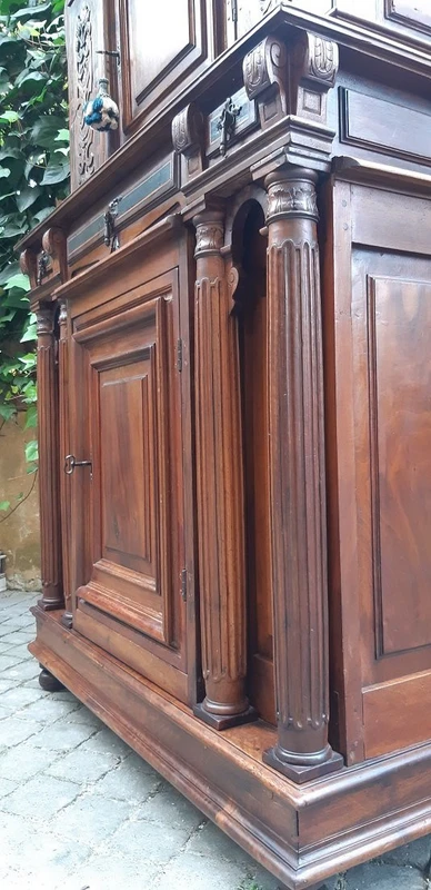 Antique Austrian 18th-century sideboard cabinet in threaded and carved walnut