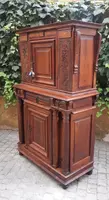 Antique Austrian 18th-century sideboard cabinet in threaded and carved walnut