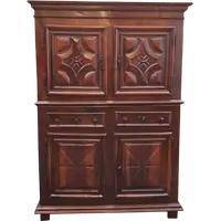 Buffet ancien en noyer à double corps du 17e siècle